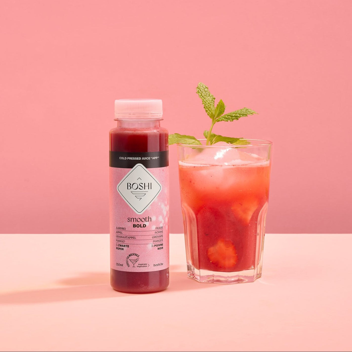 Signature mocktail voor een feest, alcoholvrije aardbei-mojito