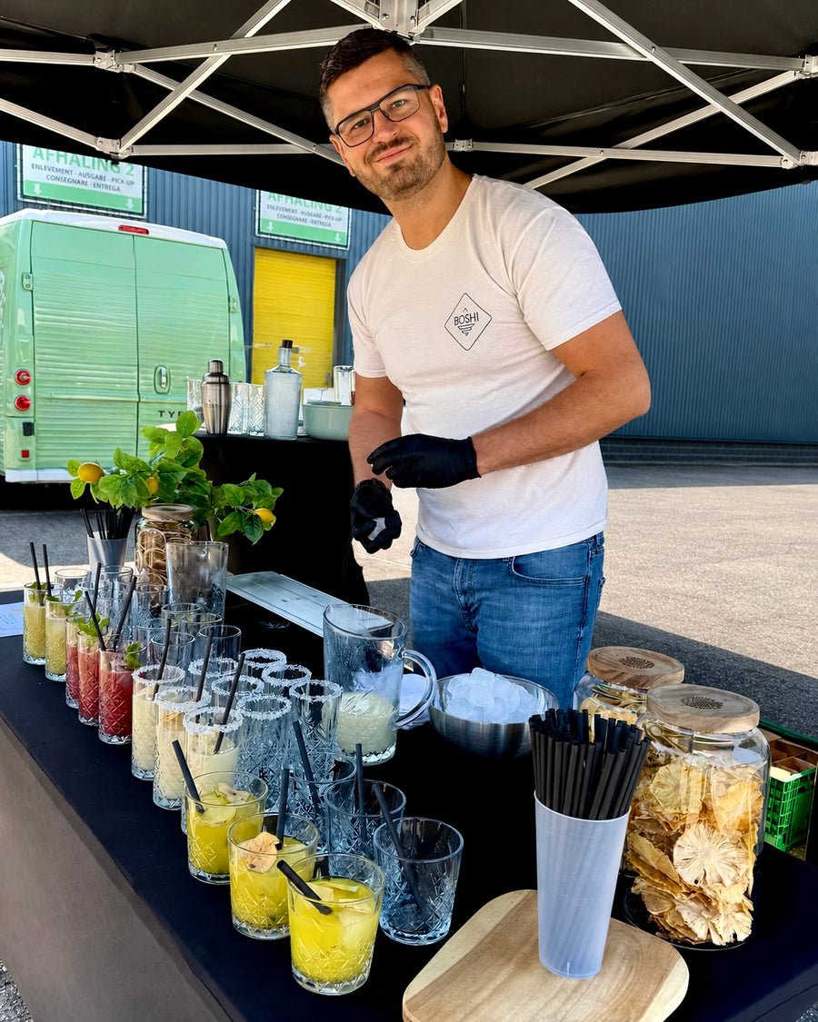 Karel achter de bar - Boshi mocktailbar